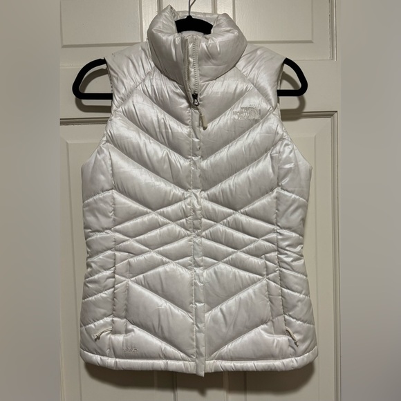 The North Face Jackets & Blazers - The North Face—Quilted Puffer Vest 550, Winter White, Satiny Shine, S, Zip Front